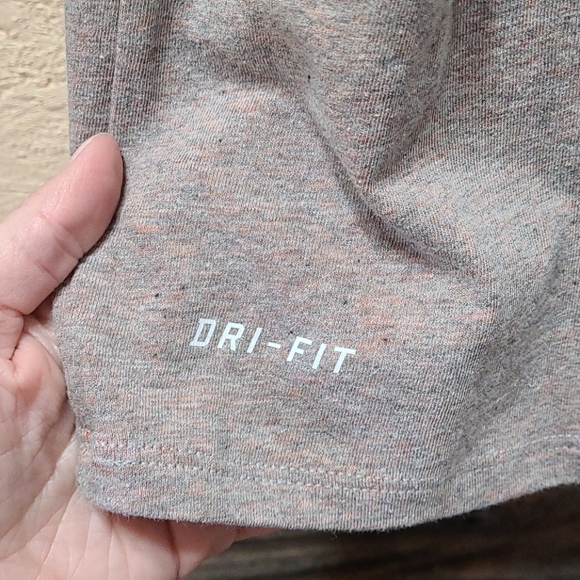 The Nike Tee SF Giants Short Sleeve Shirt N - Picture 7 of 10